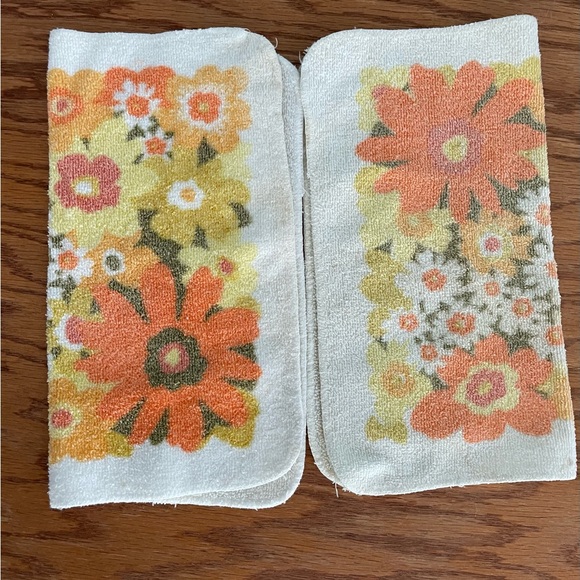 Vintage Floral Patterned washcloths - Picture 2 of 5